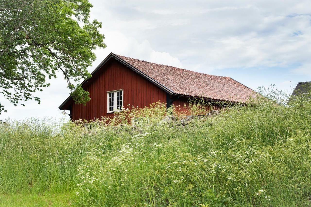 Vaestana Slott Guest House Granna Exterior photo